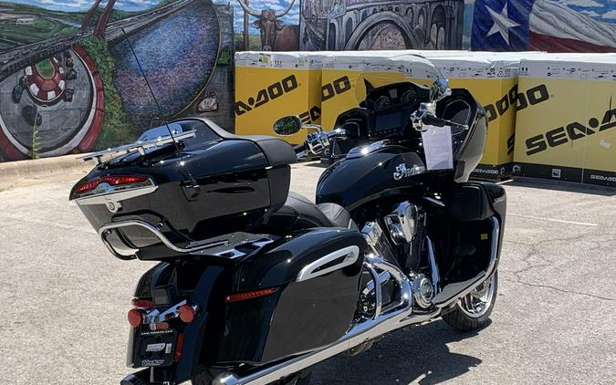 2025 Indian Motorcycle® Pursuit® Limited Black Metallic