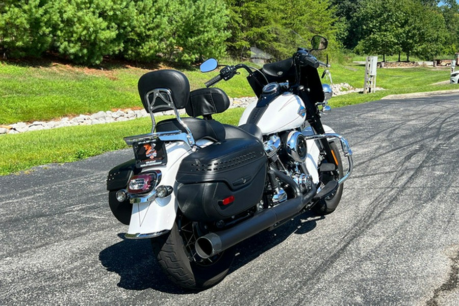 2025 Harley-Davidson Softail FLHC - Heritage Classic
