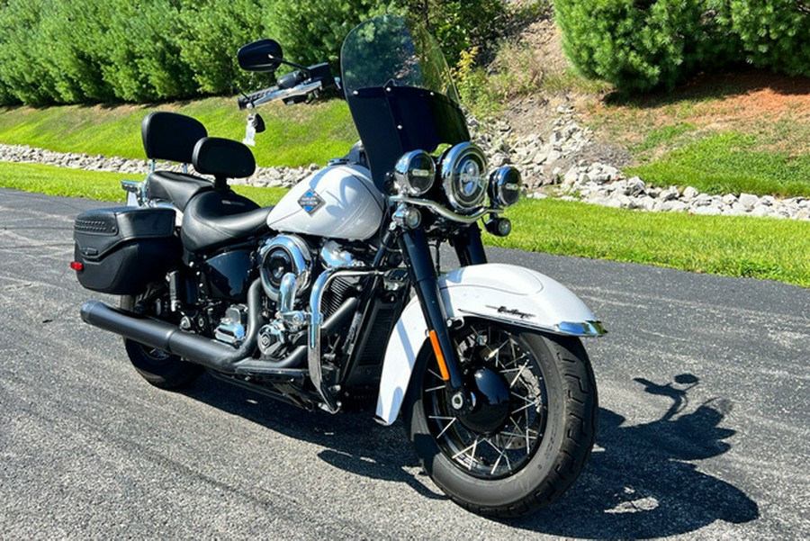 2025 Harley-Davidson Softail FLHC - Heritage Classic