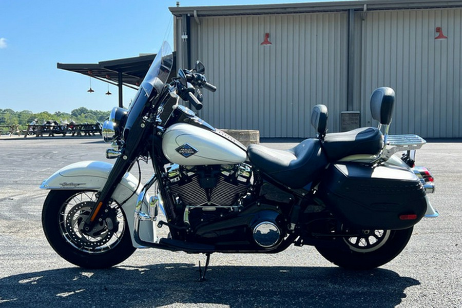 2025 Harley-Davidson Softail FLHC - Heritage Classic