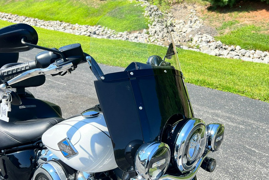 2025 Harley-Davidson Softail FLHC - Heritage Classic