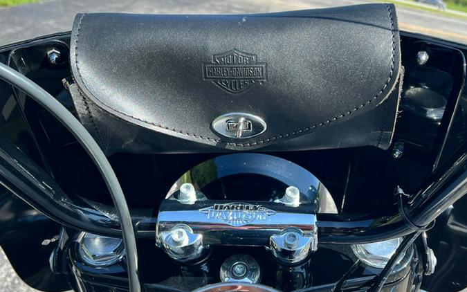 2025 Harley-Davidson Softail FLHC - Heritage Classic