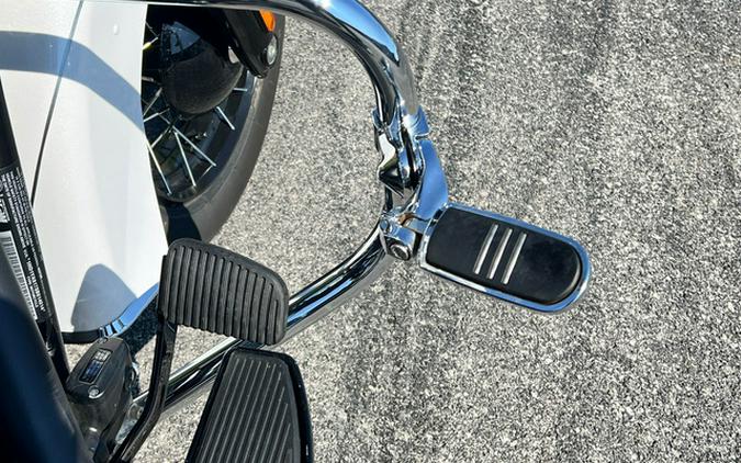 2025 Harley-Davidson Softail FLHC - Heritage Classic