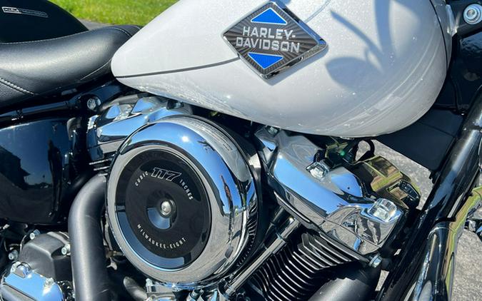 2025 Harley-Davidson Softail FLHC - Heritage Classic