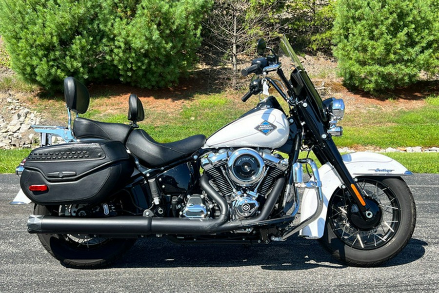 2025 Harley-Davidson Softail FLHC - Heritage Classic
