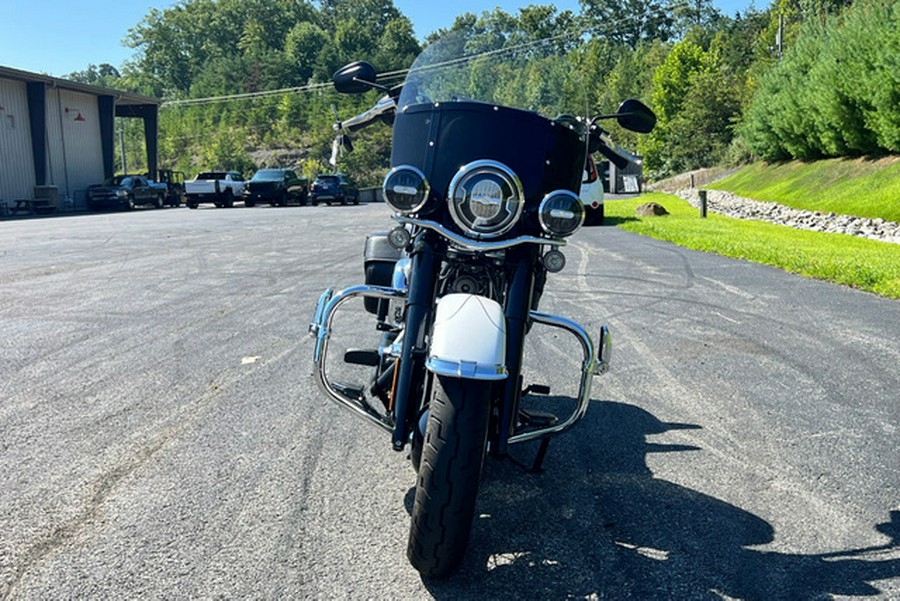 2025 Harley-Davidson Softail FLHC - Heritage Classic