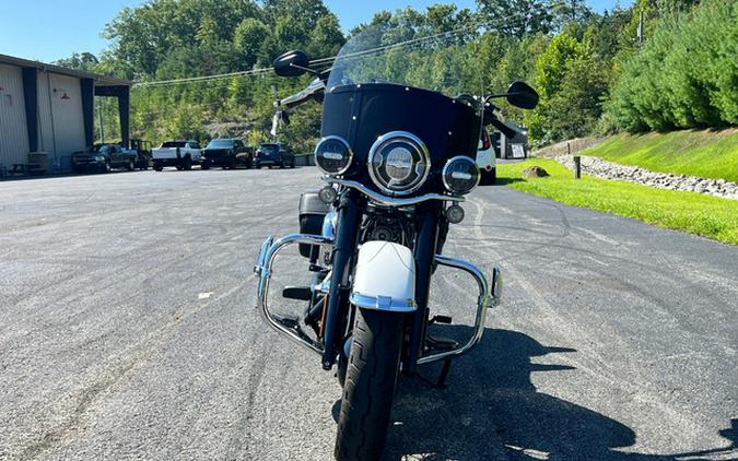 2025 Harley-Davidson Softail FLHC - Heritage Classic