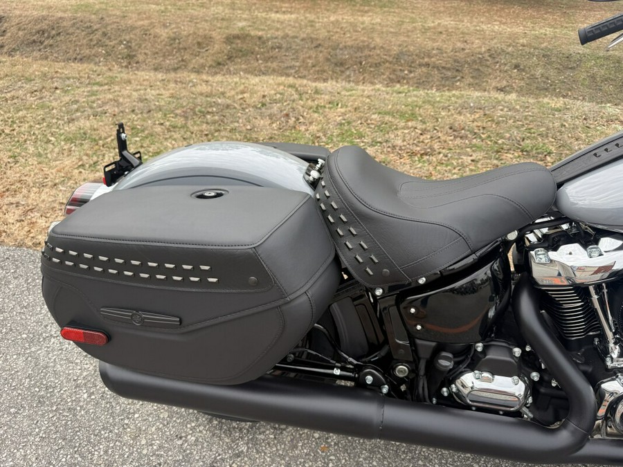 2026 Harley-Davidson® FLHC Heritage Classic®