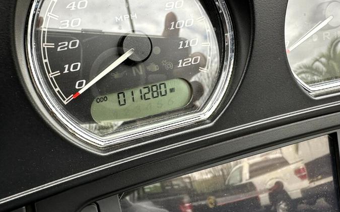 Harley-Davidson® Tri Glide® Ultra 2017 FLHTCUTG 851089B BLACK W/PINSTRIPE