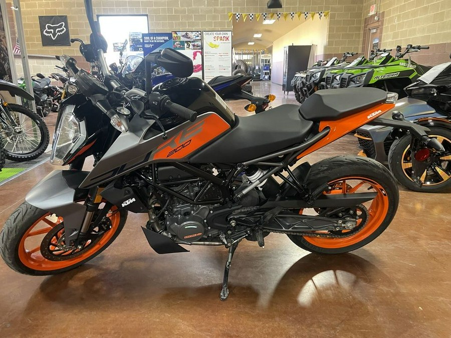 2023 KTM 200 Duke