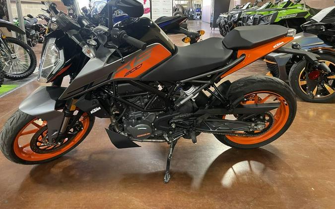 2023 KTM 200 Duke