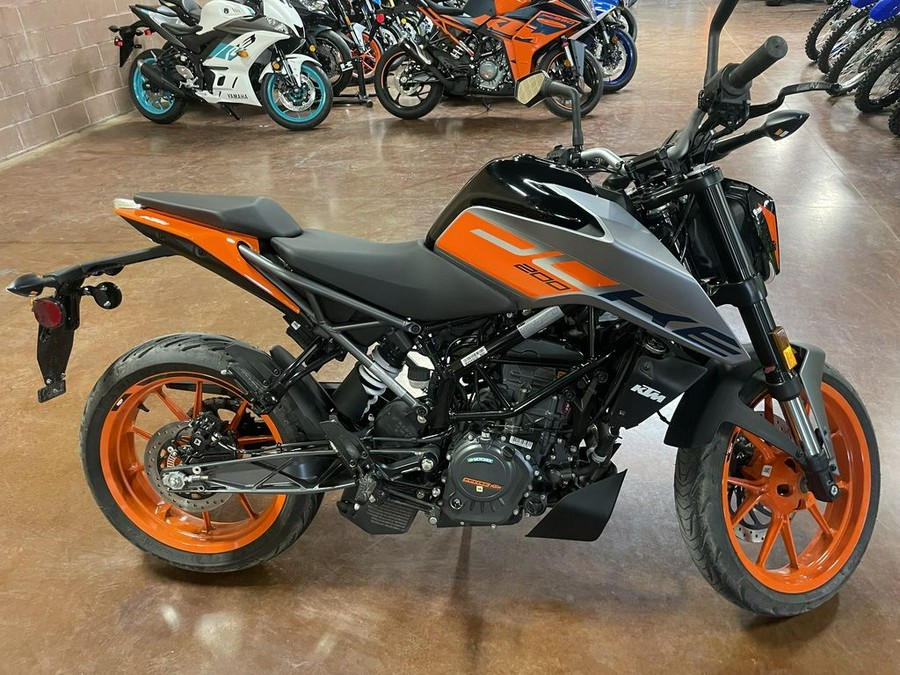 2023 KTM 200 Duke