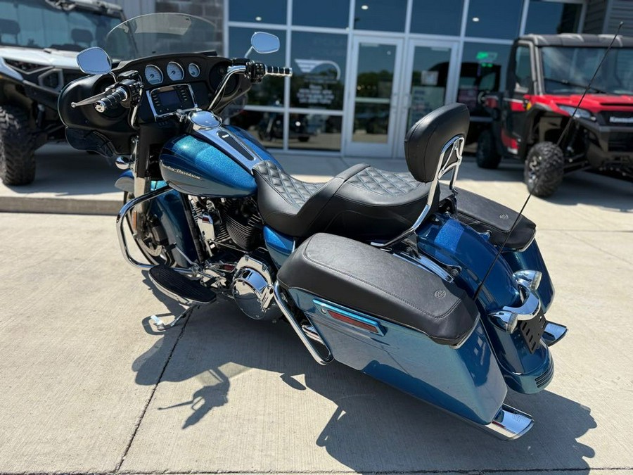 2014 Harley-Davidson® Street Glide Base