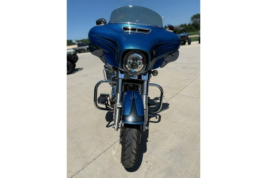 2014 Harley-Davidson® Street Glide Base