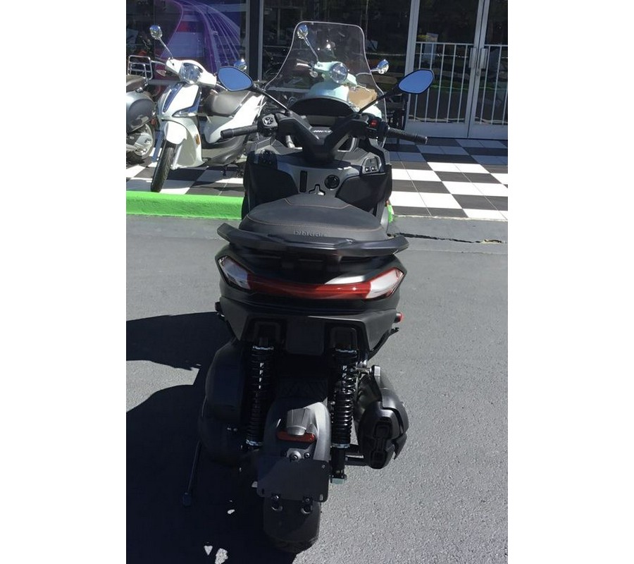 2024 Piaggio MP3 530 Exclusive