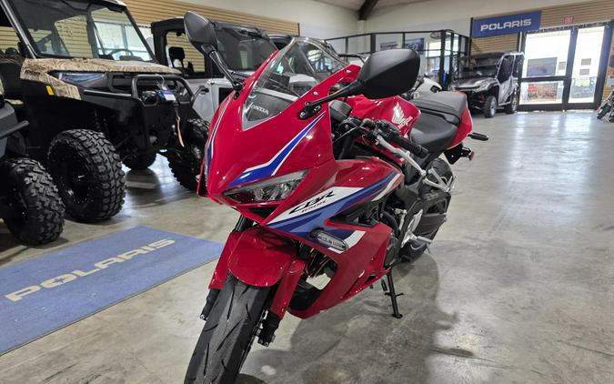 2025 Honda CB650R E-Clutch