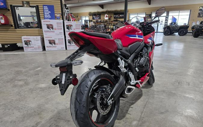 2025 Honda CB650R E-Clutch