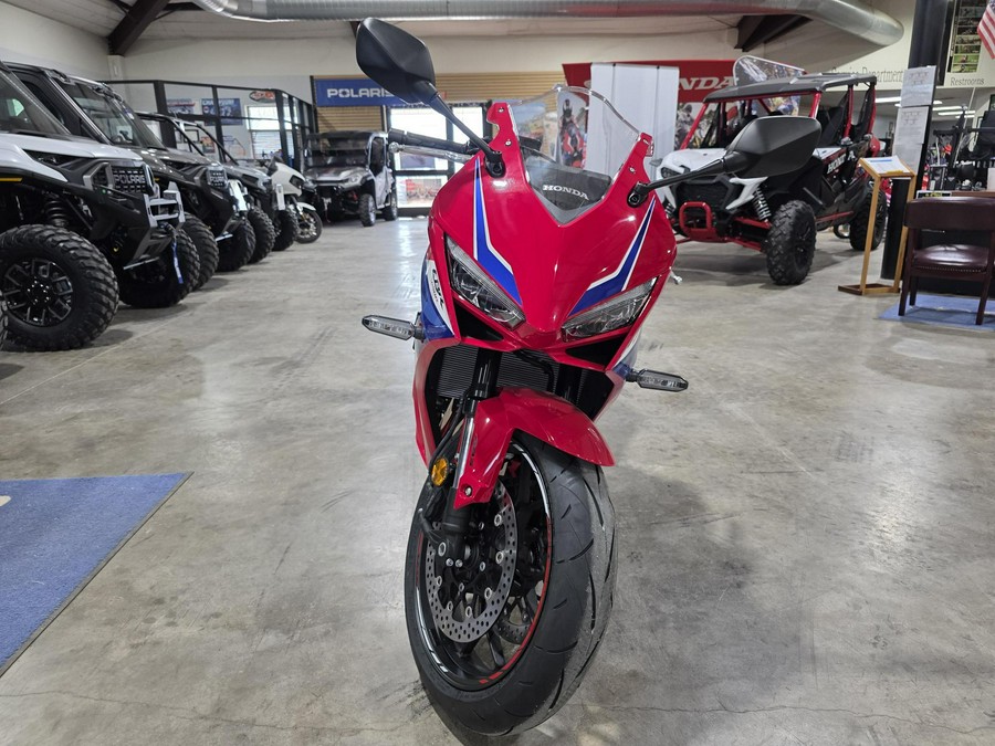 2025 Honda CB650R E-Clutch