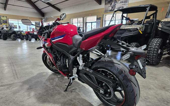 2025 Honda CB650R E-Clutch