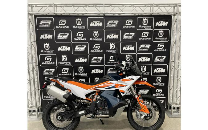 2023 KTM 890 Adventure R First Look [7 Fast Facts + 16 Photos]