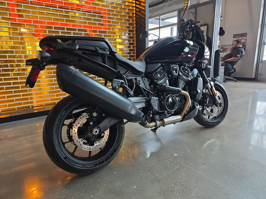 2025 Harley-Davidson® Pan America® 1250 ST RA1250ST