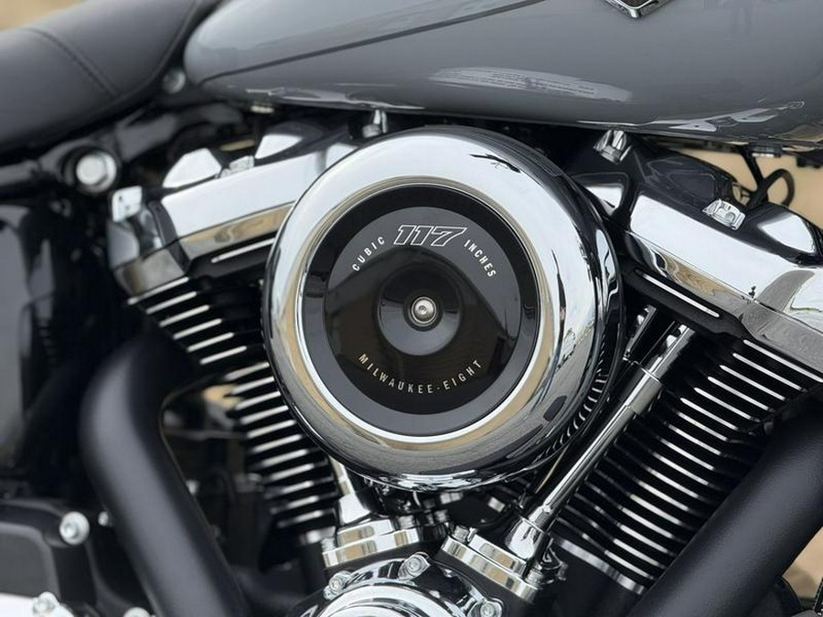 2026 Harley-Davidson® FLHC - Heritage Classic