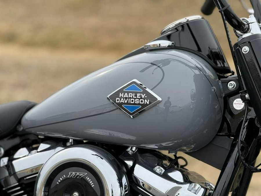 2026 Harley-Davidson® FLHC - Heritage Classic