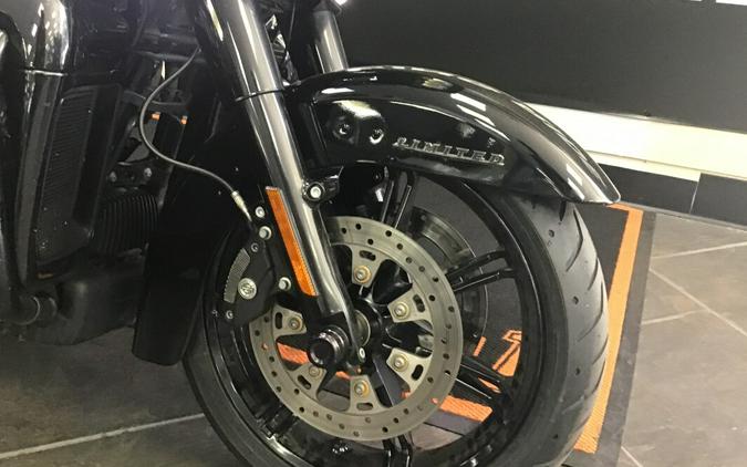 2022 Harley-Davidson® Road Glide® Limited Black