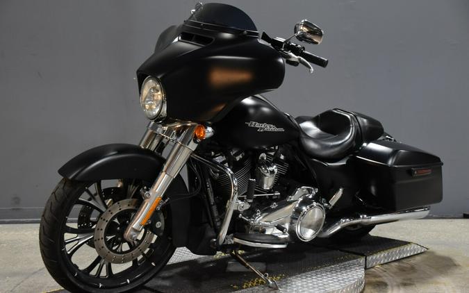 2017 Harley-Davidson Street Glide