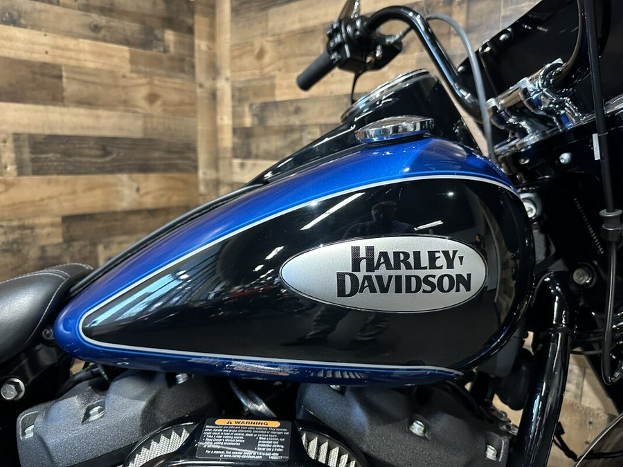 2022 Harley-Davidson® Heritage Classic 114 Reef Blue/Vivid Black FLHCS