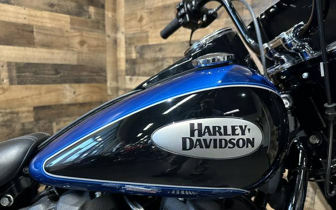2022 Harley-Davidson® Heritage Classic 114 Reef Blue/Vivid Black FLHCS
