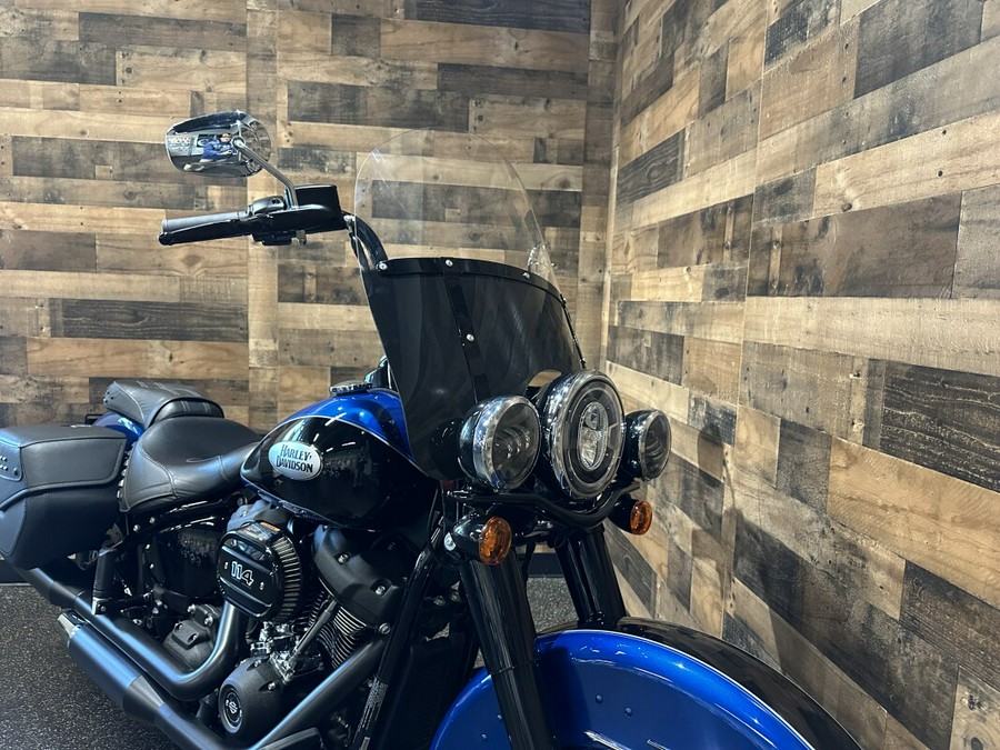 2022 Harley-Davidson® Heritage Classic 114 Reef Blue/Vivid Black FLHCS
