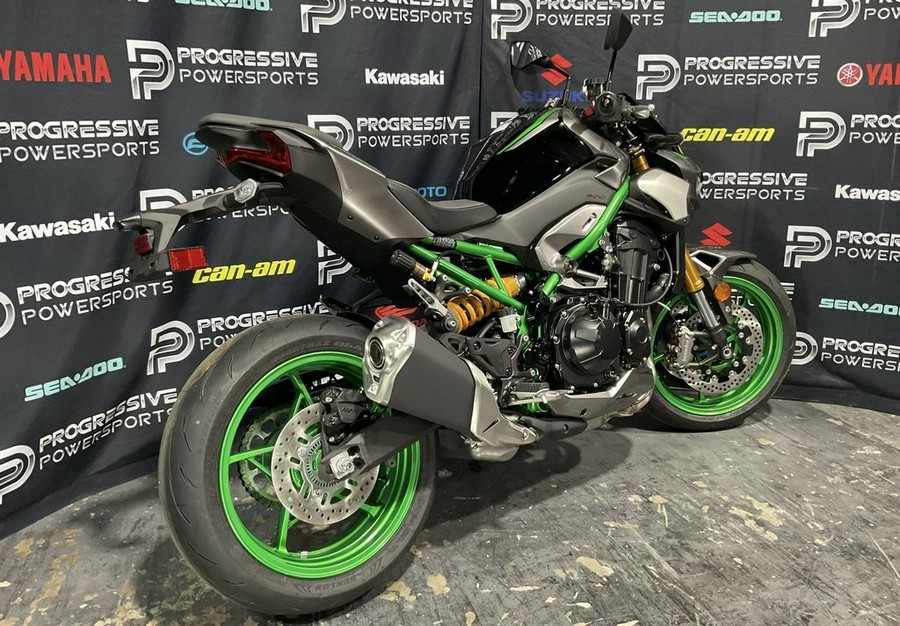 2025 Kawasaki Z900 SE ABS