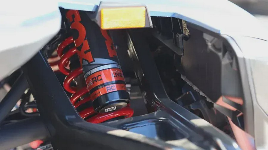 2025 CAN-AM MAVERICK R MAX RS WITH SMARTSHOX 99T DCT