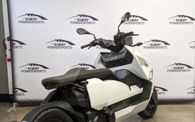 2023 BMW CE 04 Review [Urban Electric Commuter Scooter]