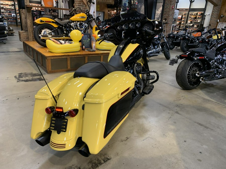 PRICE REDUCED ! H-D Certified 2023 Harley-Davidson FLHXS 1598 Miles
