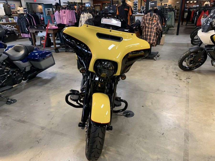 PRICE REDUCED ! H-D Certified 2023 Harley-Davidson FLHXS 1598 Miles