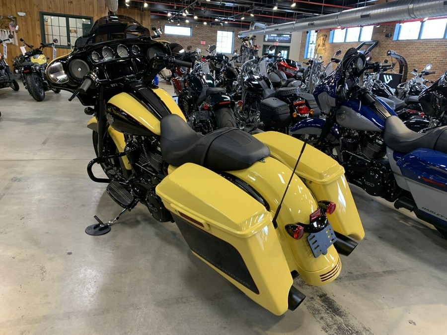 PRICE REDUCED ! H-D Certified 2023 Harley-Davidson FLHXS 1598 Miles