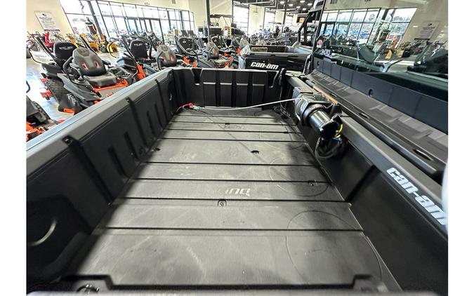 2026 Can-Am DEFENDER MAX XT CAB HD11