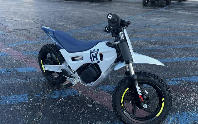 2024 Husqvarna® EE 2