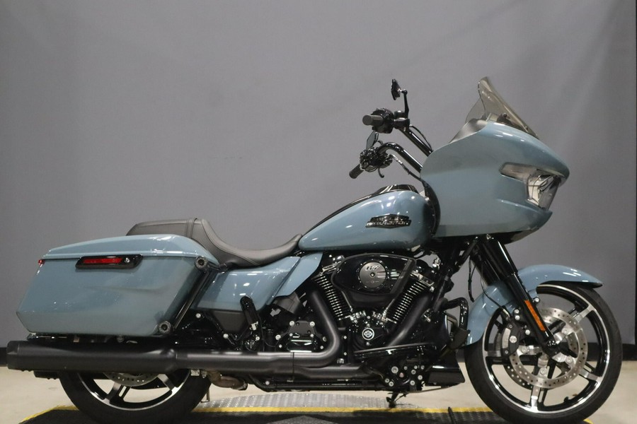 2024 Harley-Davidson Road Glide Sharkskin Blue - Black Finish