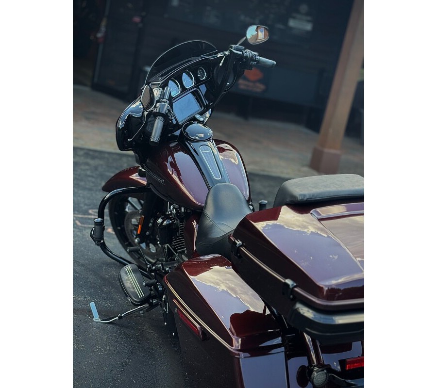 2018 Harley-Davidson® Street Glide® Special Twisted Cherry