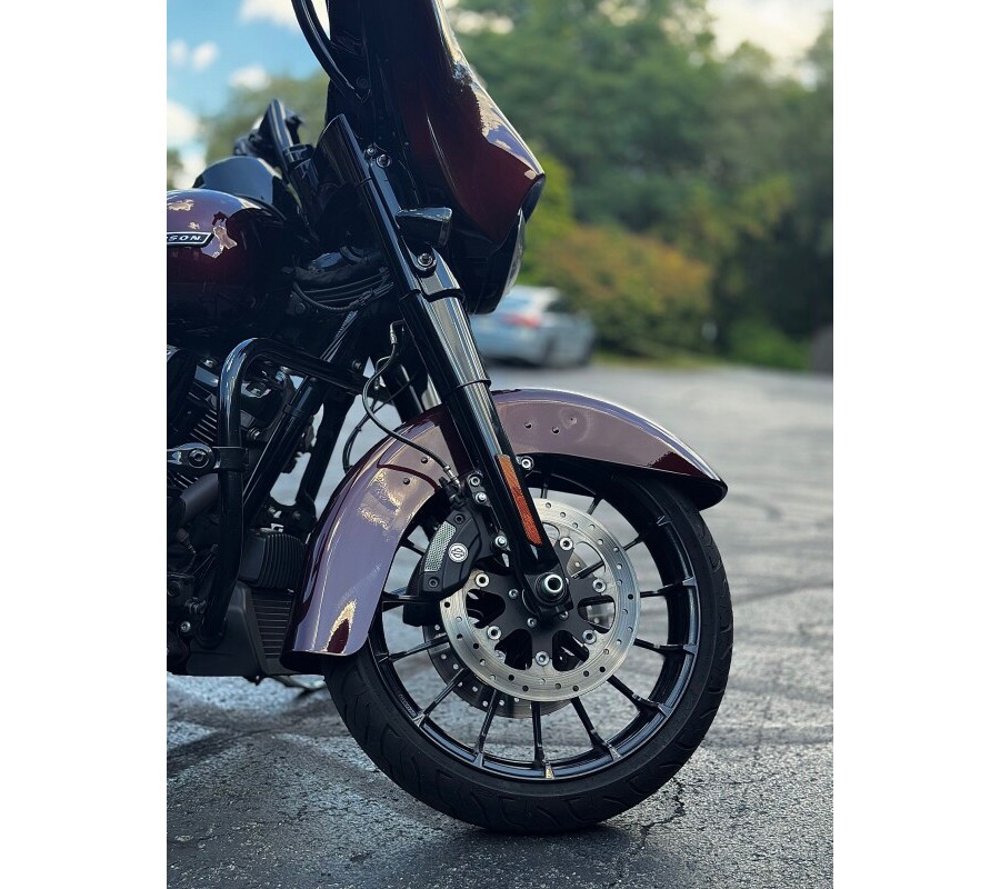 2018 Harley-Davidson® Street Glide® Special Twisted Cherry
