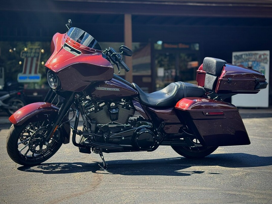 2018 Harley-Davidson® Street Glide® Special Twisted Cherry