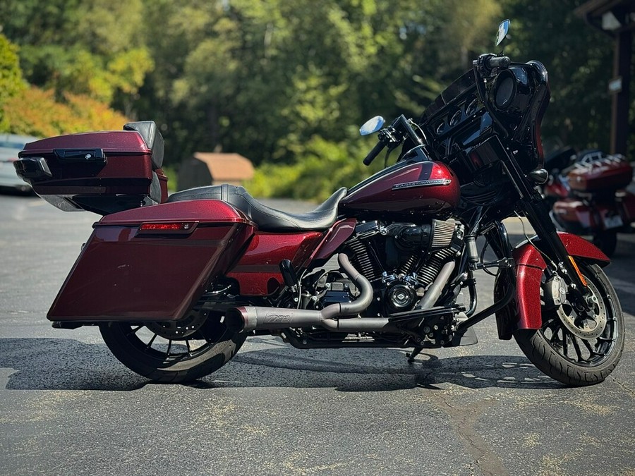 2018 Harley-Davidson® Street Glide® Special Twisted Cherry
