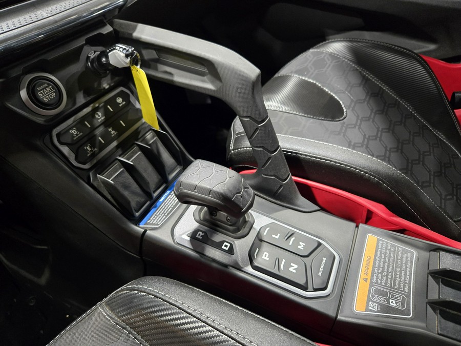 2025 CAN-AM MAVERICK R MAX X RS 999T DCT