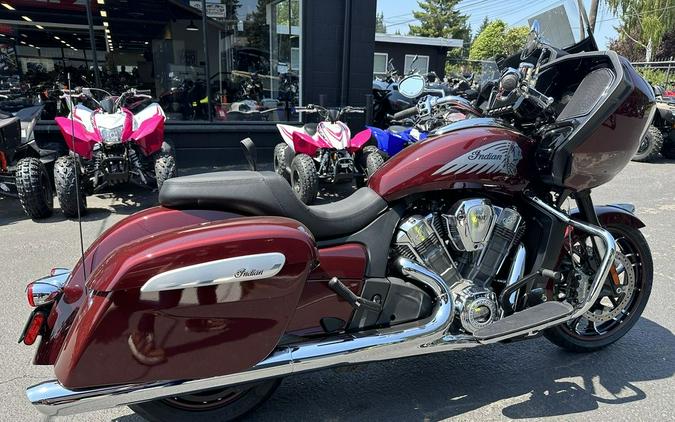 2023 Indian Motorcycle® Challenger® Limited Maroon Metallic