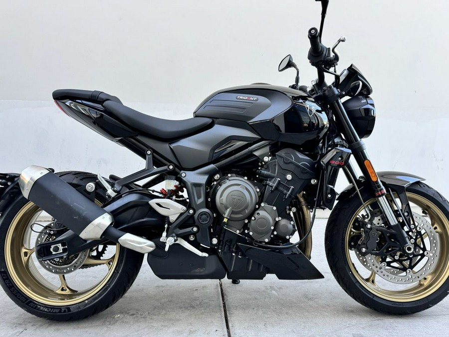 2026 Triumph Trident 800 Jet black