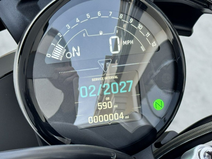 2026 Triumph Trident 800 Jet black