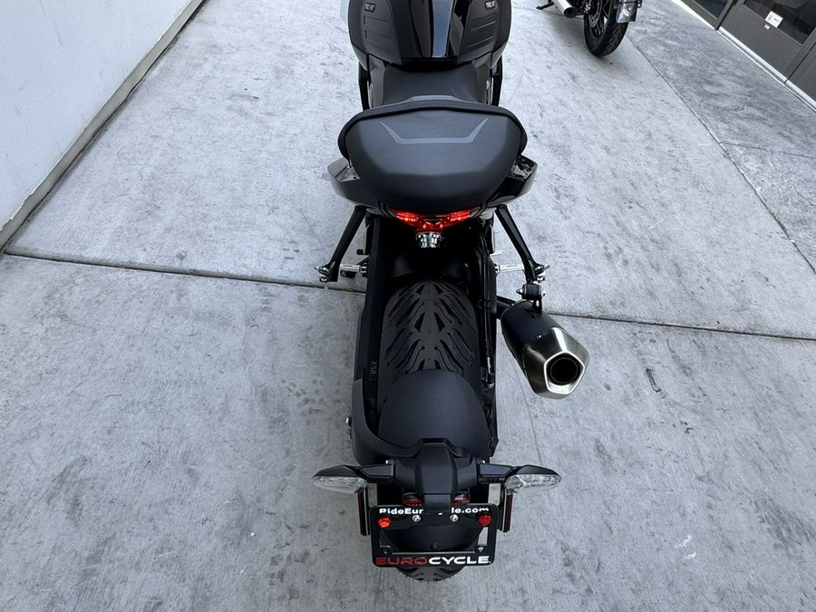 2026 Triumph Trident 800 Jet black